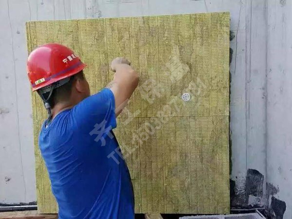 擠塑板是如何實現(xiàn)保溫效果的？