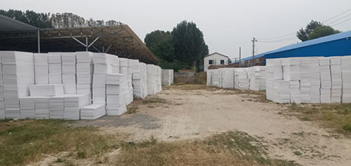  如何對(duì)擠塑板進(jìn)行現(xiàn)場(chǎng)的施工操作呢？